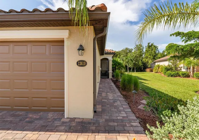 Photo 2 of Single family home for sale at 12619 Garibaldi Ln, Venice, FL 34293 | MLS# D6148569 | Listing updated on 2026-08-29