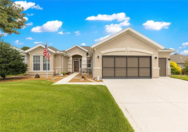 Photo 2 of Single family home for sale at 12864 Se 92nd Court Rd, Summerfield, FL 34491 | MLS# OM731163 | Listing updated on 2026-09-18