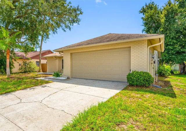 Photo 3 of Single family home for sale at 11925 Cedarfield Dr, Riverview, FL 33579 | MLS# TB8542961 | Listing updated on 2026-09-17