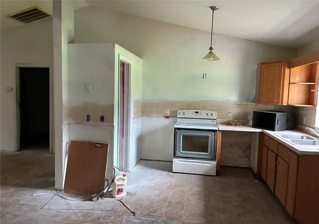 Photo 3 of Single family home for sale at 8549 Sw 136th Ter, Dunnellon, FL 34432 | MLS# O6436981 | Listing updated on 2026-10-06