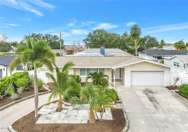 Photo 1 of Single family home for sale at 2053 Dolphin Blvd S, St Petersburg, FL 33707 | MLS# TB8542972 | Listing updated on 2026-09-14