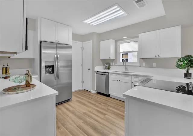 Photo 2 of Single family home for sale at 2314 Bonnie View Ct, Leesburg, FL 34788 | MLS# G5117030 | Listing updated on 2026-09-24