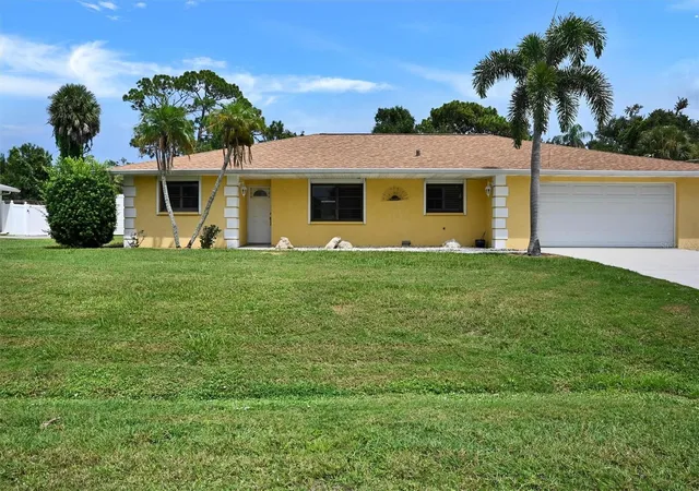 Photo 1 of Single family home for sale at 117 Home Park Rd, Venice, FL 34285 | MLS# A4704213 | Listing updated on 2026-09-28