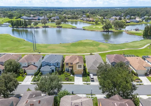 Photo 3 of Single family home for sale at 6937 Lake Eaglebrooke Dr, Lakeland, FL 33813 | MLS# L4964610 | Listing updated on 2026-09-28