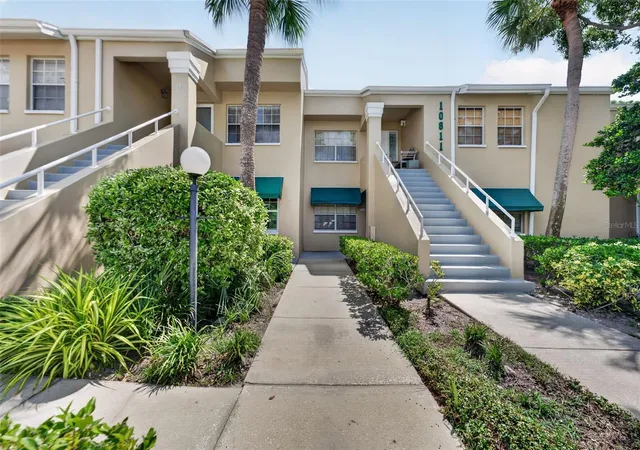 Condo for sale at 10811 Indian Hills Ct #37, SEMINOLE, FL 33777 | MLS# TB8542975
