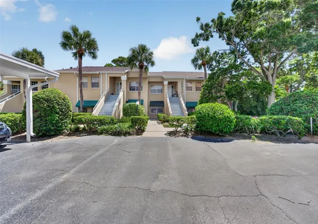 Photo 3 of Condo for sale at 10811 Indian Hills Ct #37, Seminole, FL 33777 | MLS# TB8542975 | Listing updated on 2026-09-15