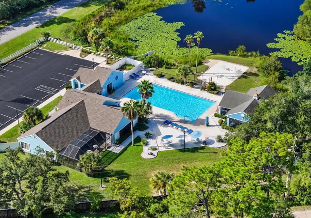 Photo 3 of Sale Pending at 8015 Picketts Ct, Weeki Wachee, FL 34613 | MLS# W7888958 | Listing updated on 2026-10-13