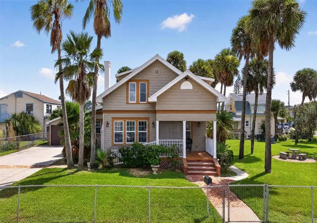 Photo 2 of Single family home for sale at 409 S Grandview Ave, Daytona Beach, FL 32118 | MLS# W7888960 | Listing updated on 2026-09-17