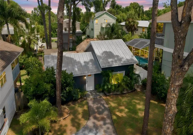 Photo 2 of Single family home for sale at 839 Florida Ave, Palm Harbor, FL 34683 | MLS# TB8542981 | Listing updated on 2026-10-02