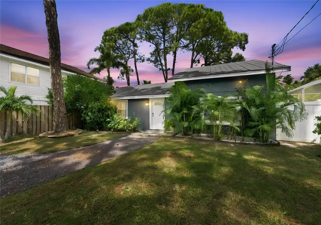Photo 1 of Single family home for sale at 839 Florida Ave, Palm Harbor, FL 34683 | MLS# TB8542981 | Listing updated on 2026-10-02