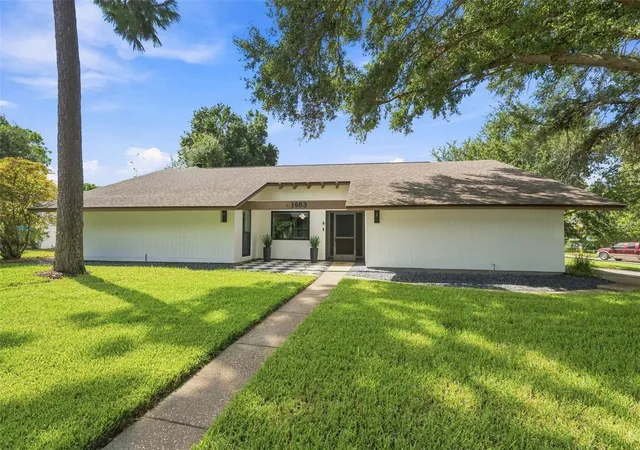 4th image of 1683 Oak Pl, Clearwater, FL 33755 | MLS# TB8542984