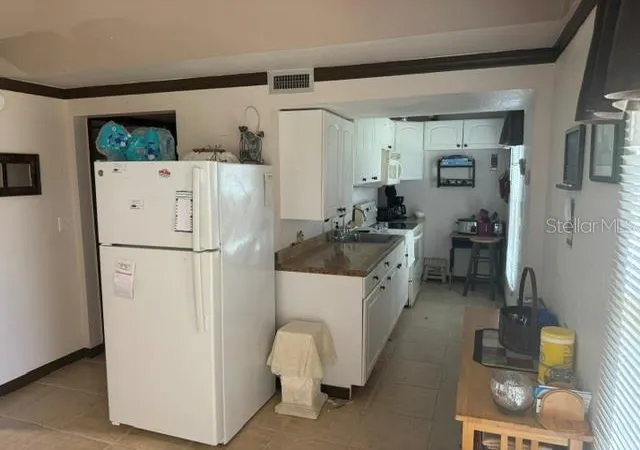 Photo 3 of Single family home for sale at 4109 Club Cir, Lakeshore, FL 33854 | MLS# TB8542994 | Listing updated on 2026-09-20