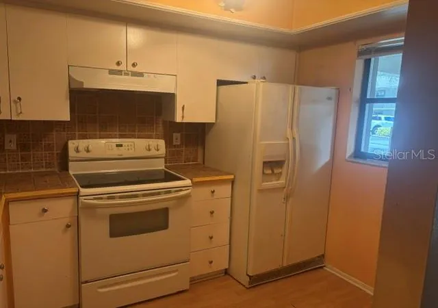 3rd image of 3034 Eastland Blvd #D109, Clearwater, FL 33761 | MLS# TB8542996