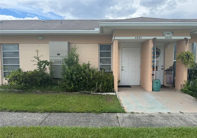 Photo 2 of Single family home for sale at 4607 Club Cir, Lakeshore, FL 33854 | MLS# TB8542999 | Listing updated on 2026-09-20