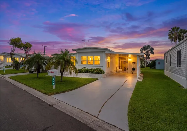 Photo 1 of Manufactured home for sale at 136 Lakeview Dr Dr, Palmetto, FL 34221 | MLS# A4704221 | Listing updated on 2026-10-02