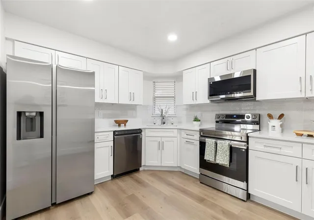 4th image of 1841 Springwood Cir N, Clearwater, FL 33763 | MLS# TB8543004