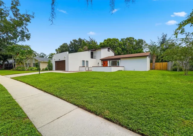 Photo 2 of Single family home for sale at 11735 Lipsey Rd, Tampa, FL 33618 | MLS# TB8543008 | Listing updated on 2026-09-29