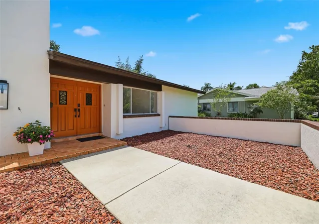 Photo 3 of Single family home for sale at 11735 Lipsey Rd, Tampa, FL 33618 | MLS# TB8543008 | Listing updated on 2026-09-29
