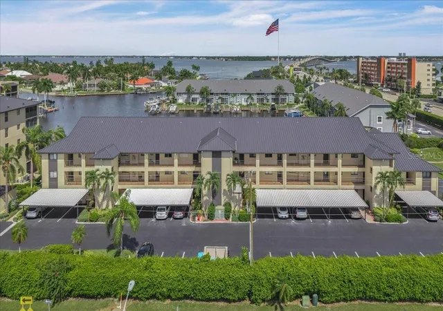Listing Photo 2 - Condo for sale in building located at 4719 Se 17Th Pl, Cape Coral, FL 33904 - Unit #105
