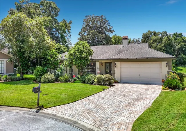Photo 3 of Sale Pending at 8228 Golf Club Ct, Hudson, FL 34667 | MLS# W7888963 | Listing updated on 2026-09-01