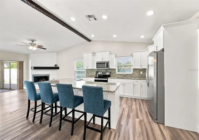 Photo 3 of Single family home for sale at 3276 Fox Hill Dr, Clearwater, FL 33761 | MLS# TB8543020 | Listing updated on 2026-10-13