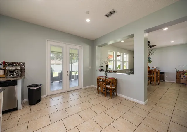 Photo 4 of Single family home for sale at 6 Rybark Ln, Palm Coast, FL 32164 | MLS# FC321014 | Listing updated on 2026-09-01