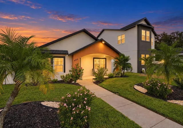 Photo 1 of Single family home for sale at 625 Folsom St S, Saint Petersburg, FL 33707 | MLS# TB8543021 | Listing updated on 2026-10-22