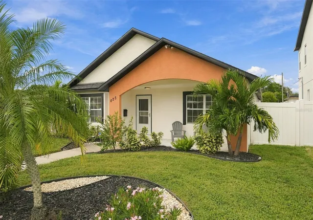 Photo 3 of Single family home for sale at 625 Folsom St S, Saint Petersburg, FL 33707 | MLS# TB8543021 | Listing updated on 2026-10-22