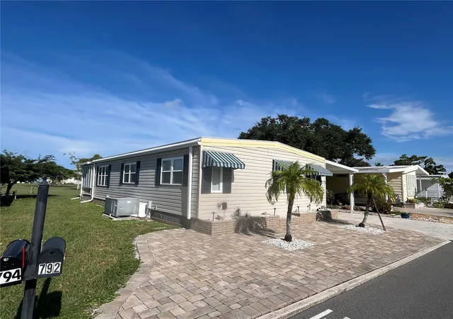 Photo 3 of Manufactured home for sale at 792 Grado Dr, Venice, FL 34285 | MLS# N6145514 | Listing updated on 2026-09-01