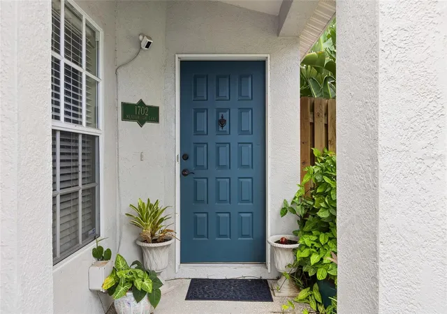 Photo 3 of Single family home for sale at 1702 Meadow Oak Ln, Tarpon Springs, FL 34689 | MLS# TB8543027 | Listing updated on 2026-09-21
