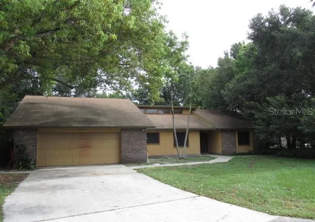 Photo 1 of Sale Pending at 2617 Homewood Dr, Belle Isle, FL 32809 | MLS# S5156436 | Listing updated on 2026-09-16