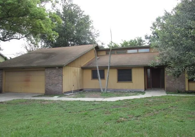Photo 2 of Sale Pending at 2617 Homewood Dr, Belle Isle, FL 32809 | MLS# S5156436 | Listing updated on 2026-09-16