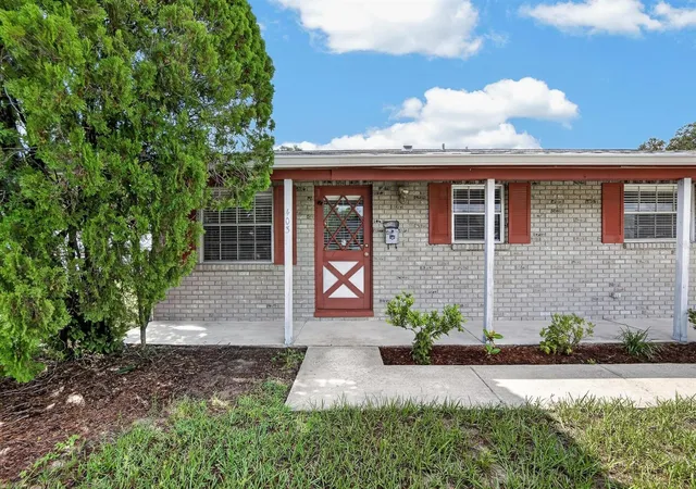 Photo 2 of Single family home for sale at 403 Alma Dr, Brandon, FL 33510 | MLS# TB8543028 | Listing updated on 2026-09-08