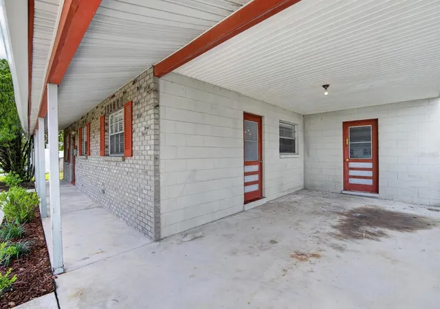 Photo 3 of Single family home for sale at 403 Alma Dr, Brandon, FL 33510 | MLS# TB8543028 | Listing updated on 2026-09-12
