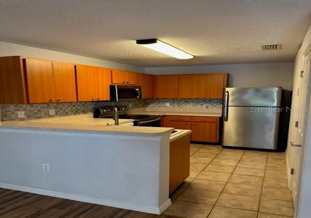 Photo 5 of House for sale at 689 Lake Marion Golf Resort, Kissimmee, FL 34759 | MLS# O6437034 | Listing updated on 2026-08-28