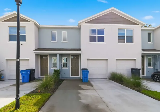 Photo 4 of Townhouse for sale at 4461 Rachel Falls Dr, Tampa, FL 33610 | MLS# S5156437 | Listing updated on 2026-10-17