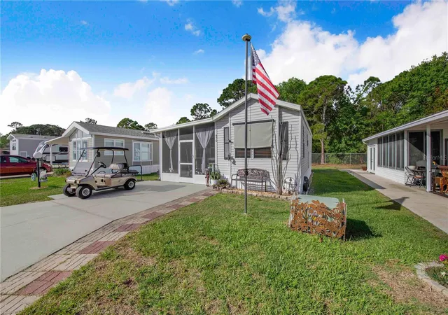 Photo 3 of Manufactured home for sale at 475 Pine Loop, Frostproof, FL 33843 | MLS# L4964615 | Listing updated on 2026-08-28
