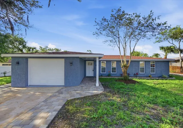 Photo 2 of Single family home for sale at 6063 Airmont Dr, Spring Hill, FL 34606 | MLS# W7888967 | Listing updated on 2026-08-28