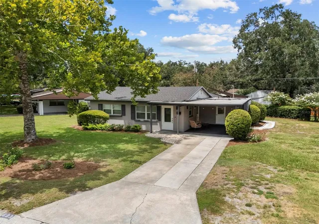 Photo 2 of Single family home for sale at 603 Hinton Crescent, Lakeland, FL 33803 | MLS# L4964616 | Listing updated on 2026-09-06