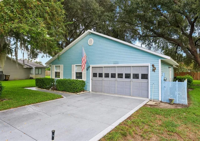 Photo 3 of Single family home for sale at 1607 Selkirk Dr, Leesburg, FL 34788 | MLS# G5117038 | Listing updated on 2026-09-28
