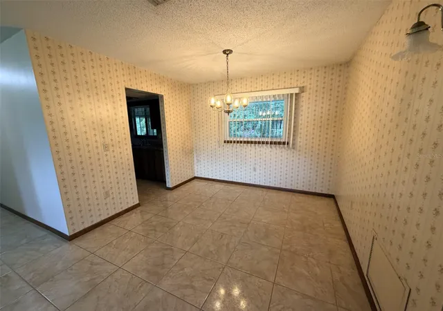 Photo 3 of Single family home for sale at 9140 Sw 101st Lane, Ocala, FL 34481 | MLS# OM731185 | Listing updated on 2026-10-07