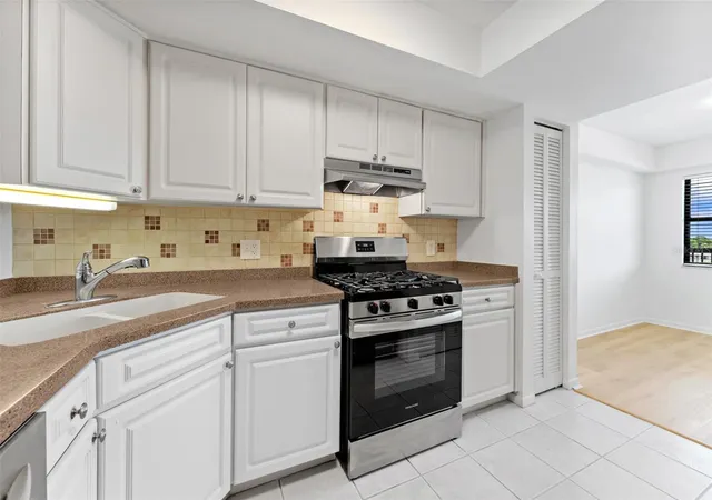 Photo 5 of Condo for sale at 5400 Park St N #511, St Petersburg, FL 33709 | MLS# TB8543040 | Listing updated on 2026-09-03