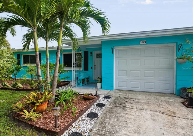 Photo 4 of Single family home for sale at 9029 Leisure Ln N, Largo, FL 33773 | MLS# TB8543048 | Listing updated on 2026-10-08