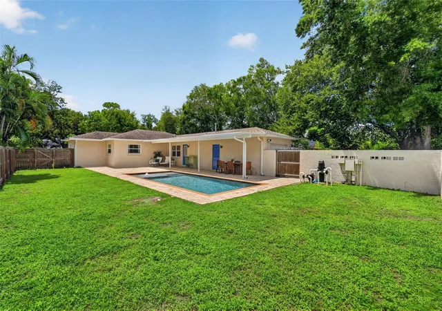 Photo 3 of Single family home for sale at 6505 1st Avenue N, Saint Petersburg, FL 33710 | MLS# TB8543052 | Listing updated on 2026-10-29