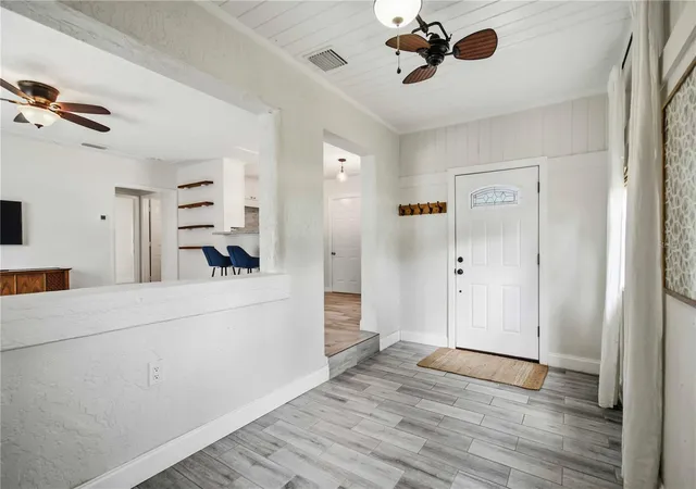 Photo 3 of Single family home for sale at 2924 Hillview St, Sarasota, FL 34239 | MLS# A4704237 | Listing updated on 2026-08-28