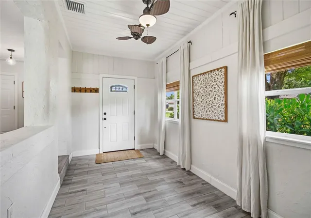 Photo 3 of Single family home for sale at 2924 Hillview St, Sarasota, FL 34239 | MLS# A4704237 | Listing updated on 2026-08-28