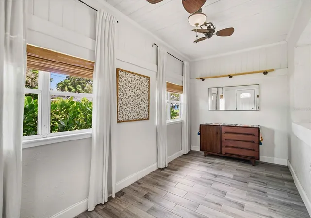 Photo 4 of Single family home for sale at 2924 Hillview St, Sarasota, FL 34239 | MLS# A4704237 | Listing updated on 2026-08-28