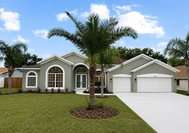 Photo 1 of Single family home for sale at 2532 Bellwood Dr, Brandon, FL 33511 | MLS# W7888969 | Listing updated on 2026-09-26