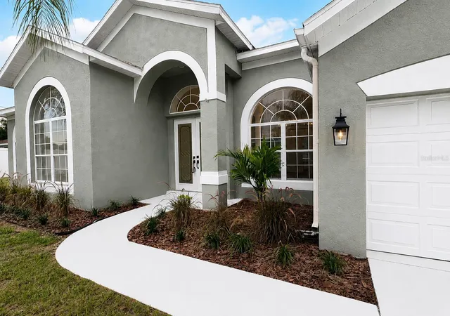 Photo 2 of Single family home for sale at 2532 Bellwood Dr, Brandon, FL 33511 | MLS# W7888969 | Listing updated on 2026-09-26