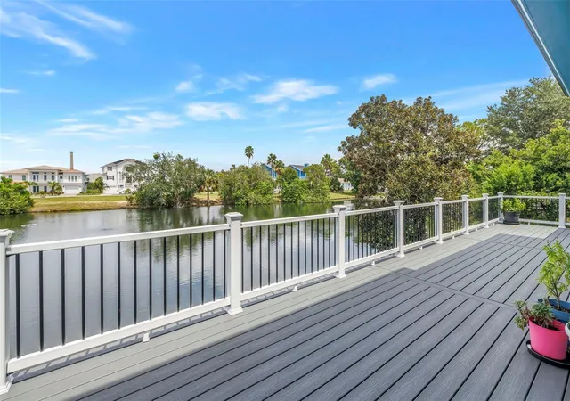 Photo 3 of Single family home for sale at 2111 Harbour Watch Dr, Tarpon Springs, FL 34689 | MLS# W7888970 | Listing updated on 2026-09-20
